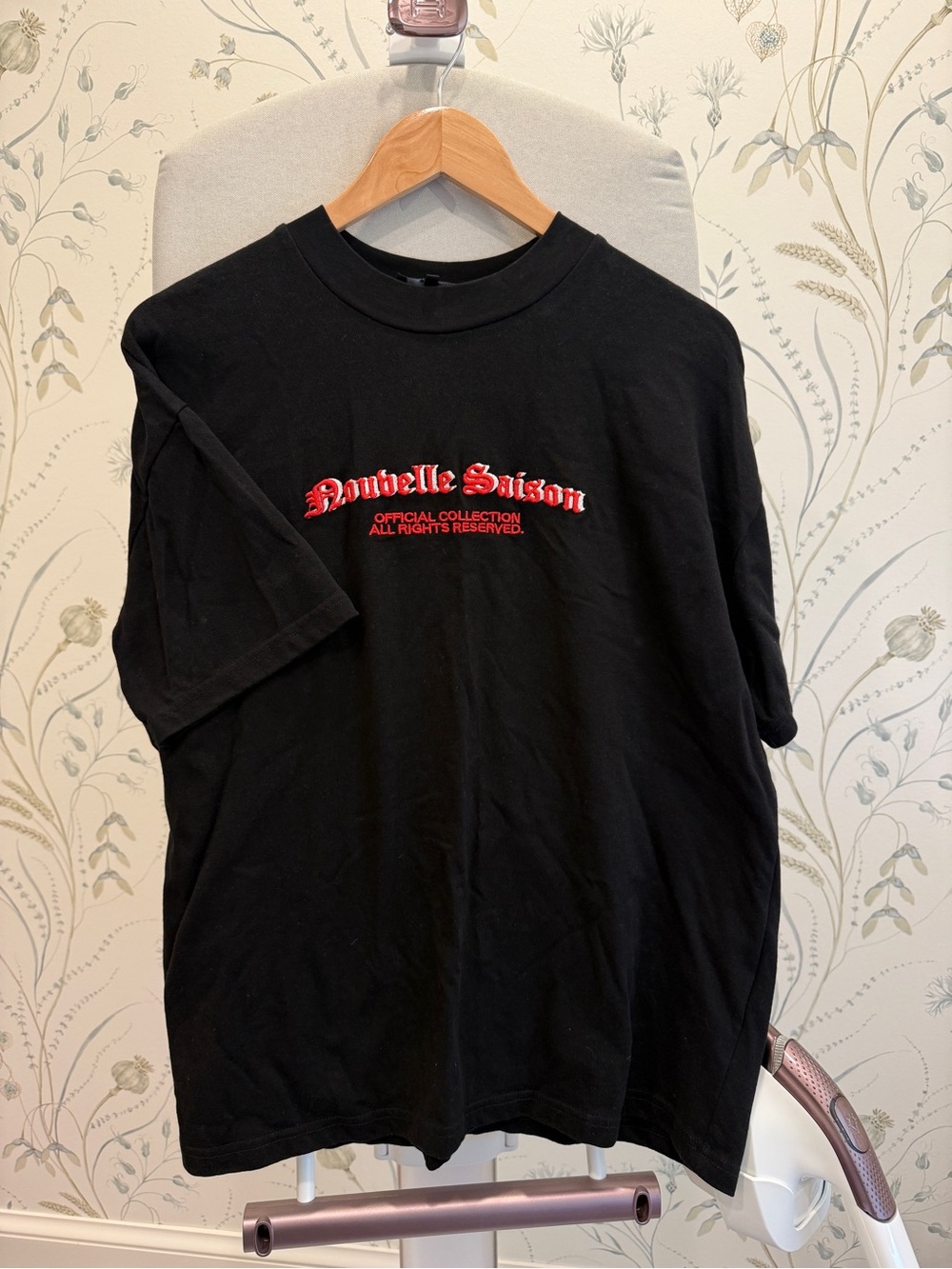 Boohoo Mens Black Short-Sleeve Tee with Red 'Nouvelle Saison' Chest Logo